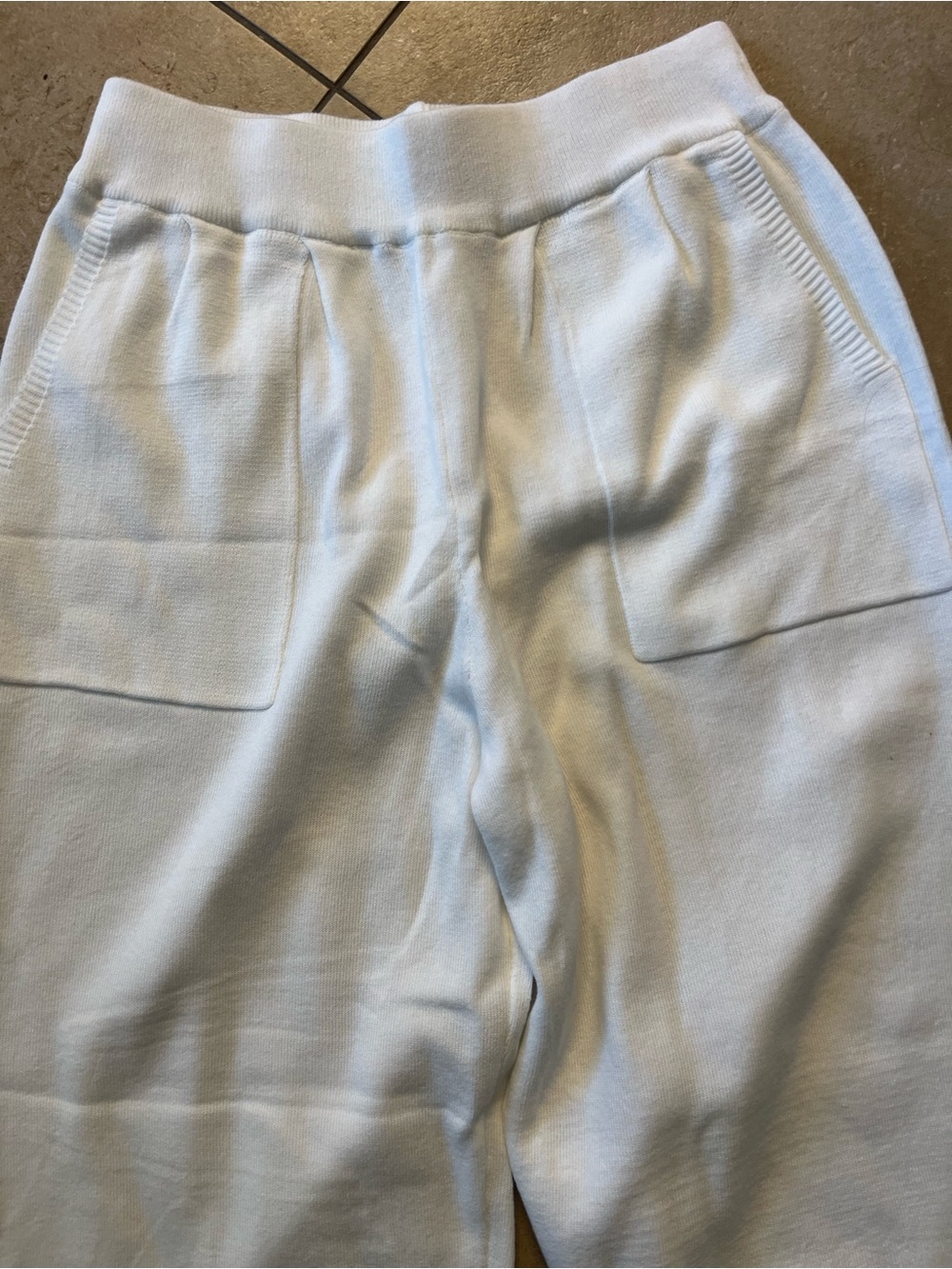 2-Piece Ribbed Knit Lounge Set in White - Picture 7 of 9
